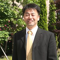 篠塚 仁